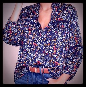 Prairie Flowers Navy Floral Print Top size small